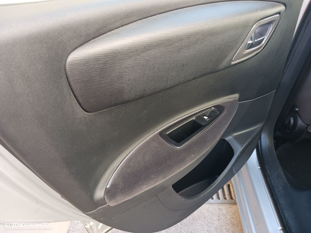 Citroën C4 1.6 HDi 110 Exclusive - 32