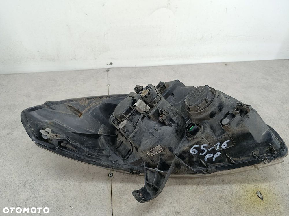 LAMPA PRZÓD PRAWA HYUNDAI H-1 II 92102-4H0XX - 12