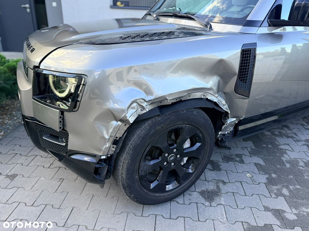 Land Rover Defender 3.0 D300 mHEV X-Dynamic HSE - 10