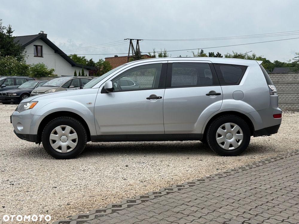 Mitsubishi Outlander 2.0 DID Intense + - 24