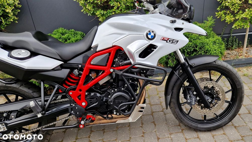 BMW F - 19