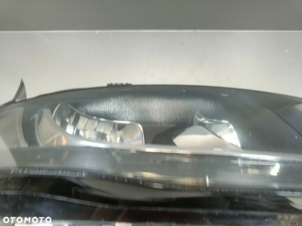 Lampa prawa przednia Audi A4 B8 prawy przód 8K0941004A - 10