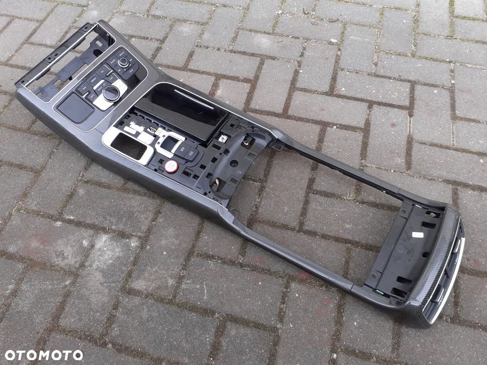 Audi S8 D4 Dekor na Tunel Carbon