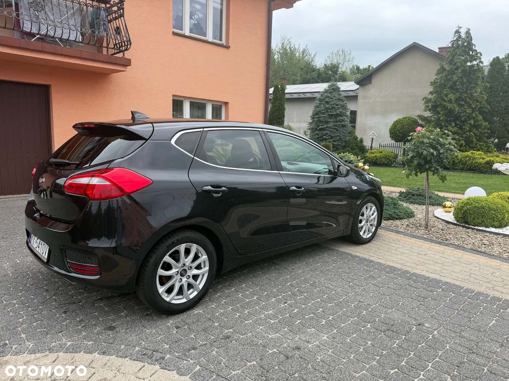 Kia Ceed 1.4 CVVT Dream-Team Edition - 4