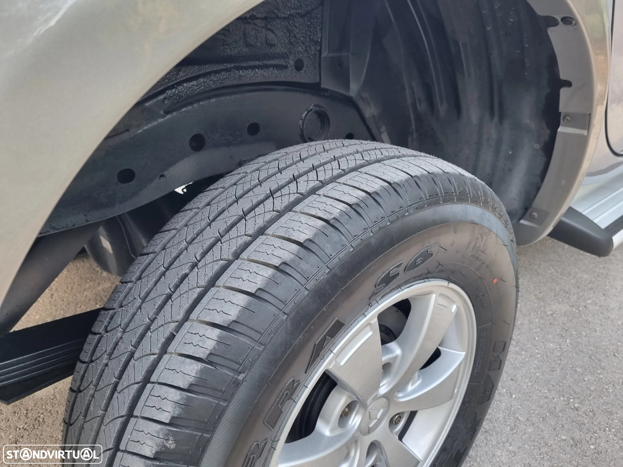Mitsubishi L200 2.5 DI-D CD Invite+ AC/ABS 4WD - 8