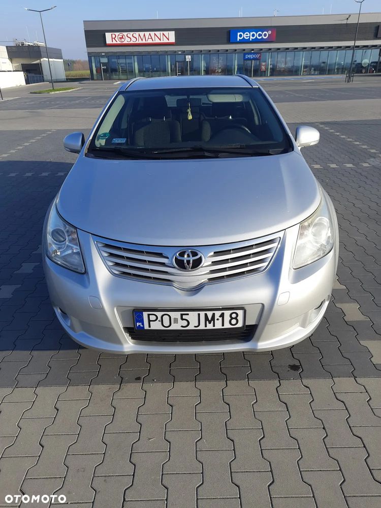 Toyota Avensis 2.0 D-4D Combi - 1