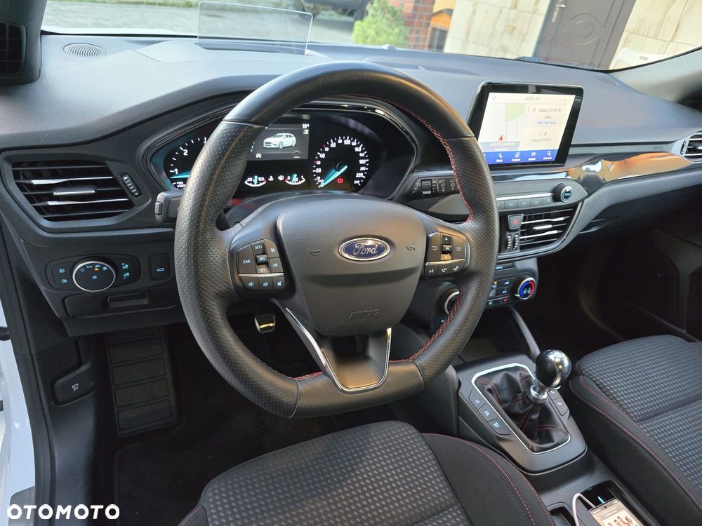 Ford Focus - 37