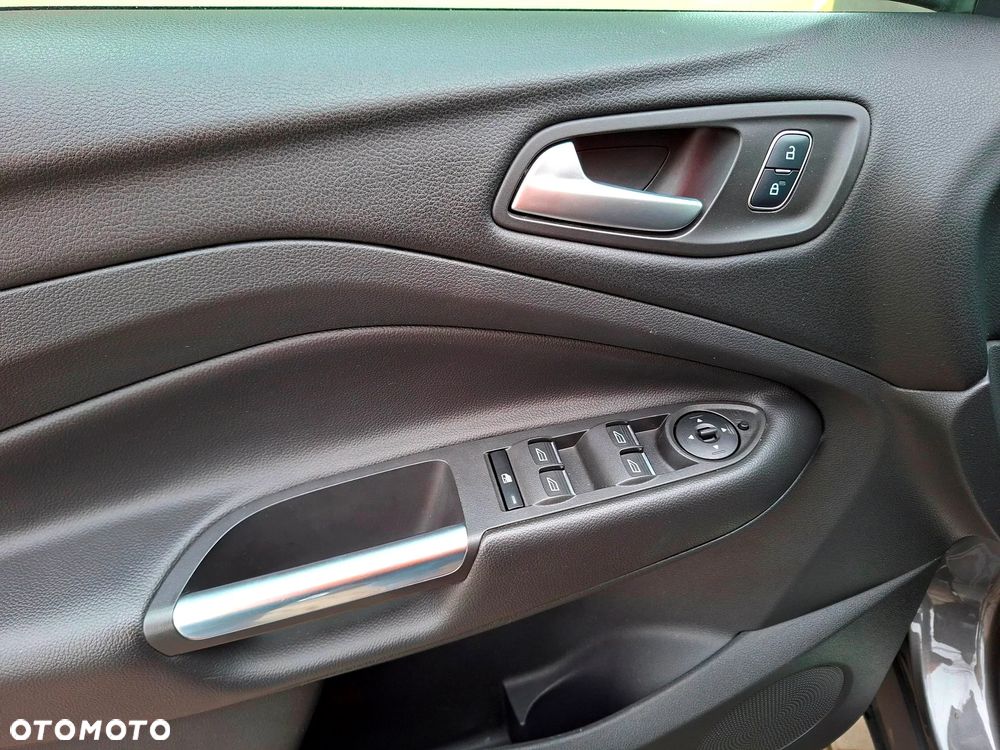 Ford Kuga 2.0 TDCi AWD Titanium - 33