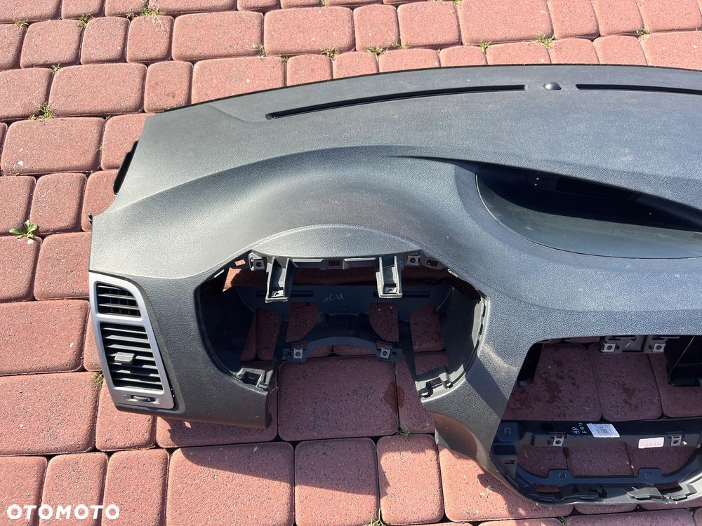 DESKA KONSOLA KOKPIT PODUSZKA PASY HYUNDAI I20 I - 4