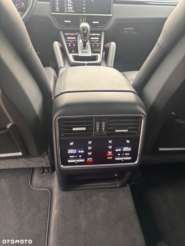 Porsche Cayenne Platinum Edition - 23