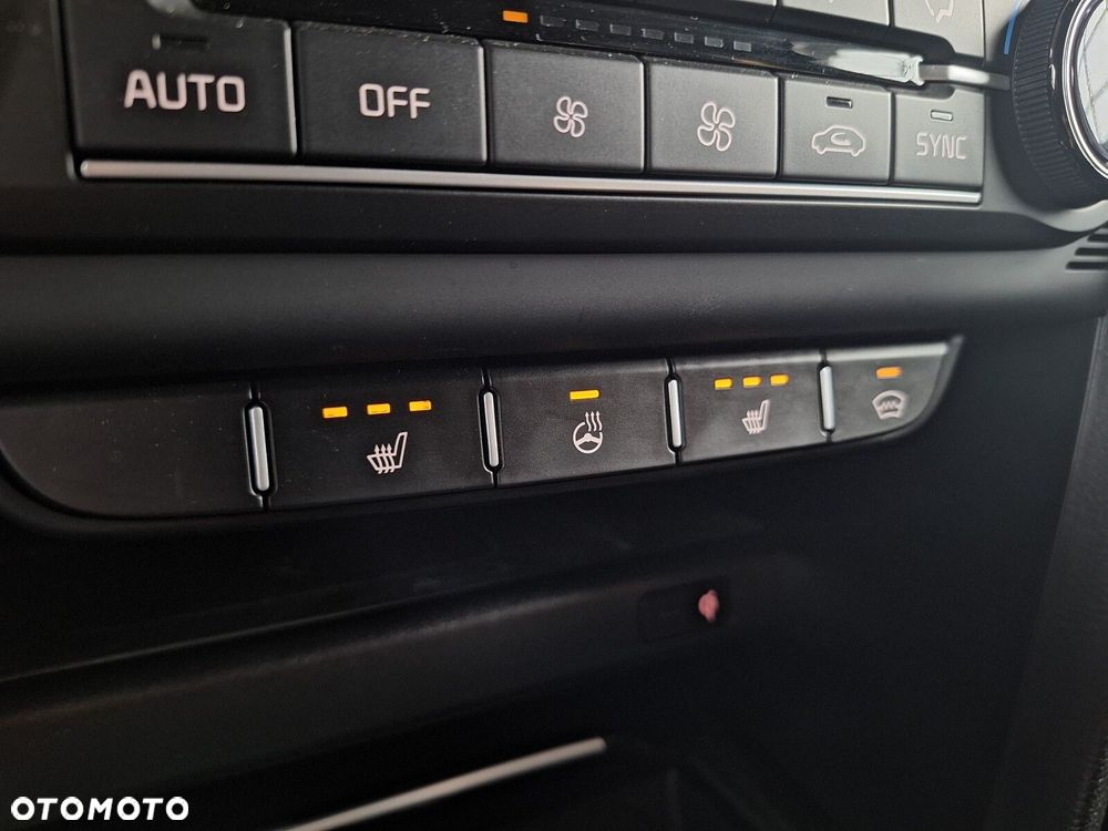 Kia Ceed 1.5 T-GDI Business Line - 28