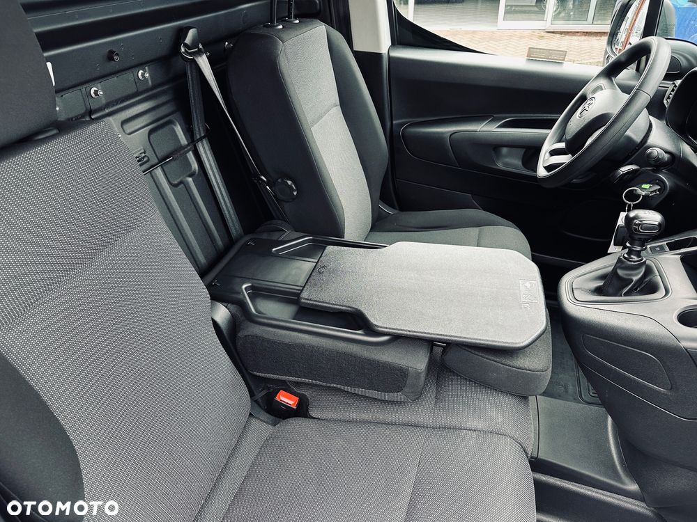 Toyota Proace City 1.5 D-4D 130KM 2,4t Active Long 130KM - 16