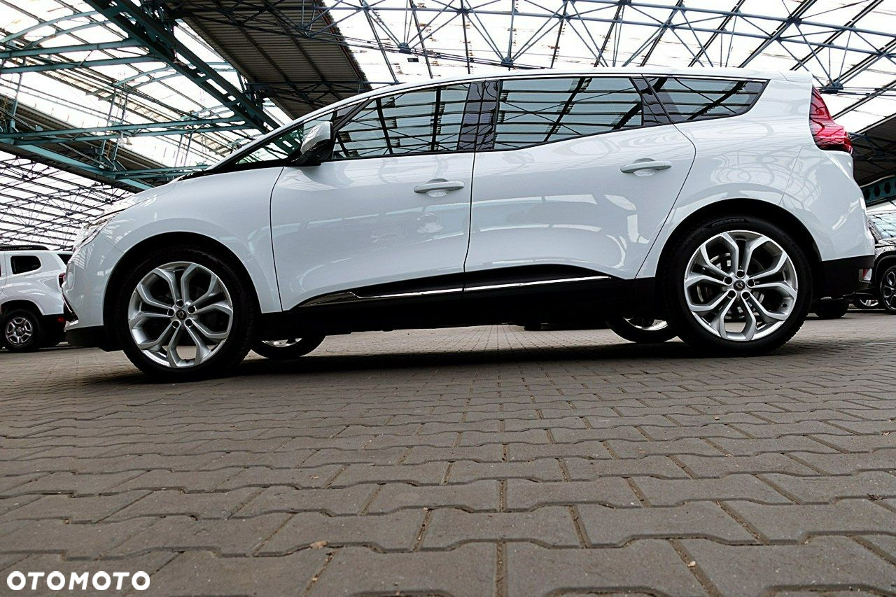 Renault Grand Scenic - 8