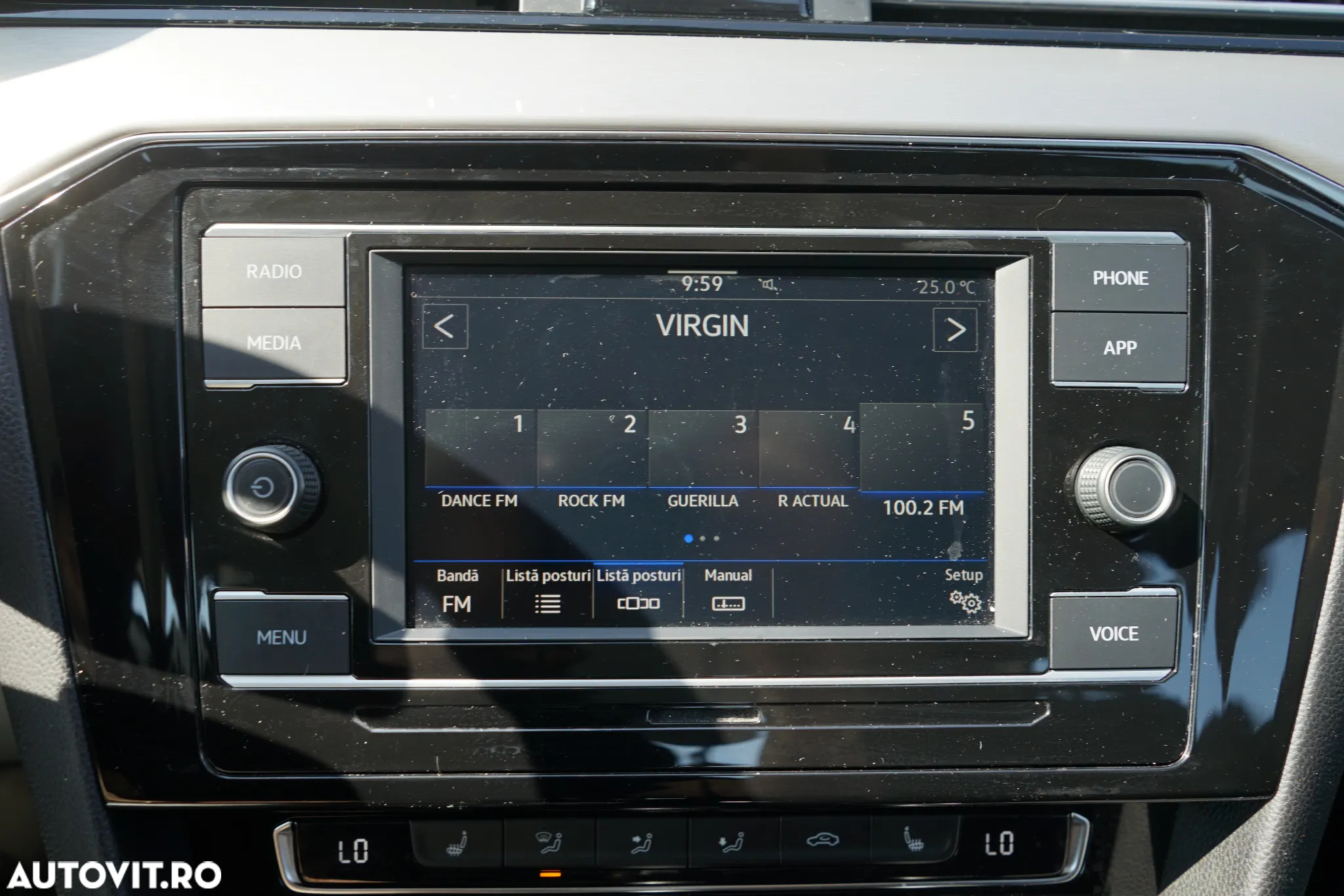 Volkswagen Passat - 17