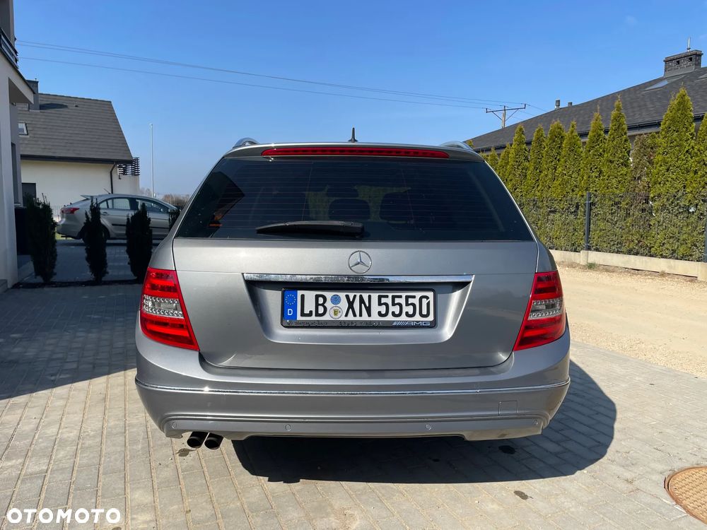 Mercedes-Benz Klasa C 180 (BlueEFFICIENCY) 7G-TRONIC Avantgarde - 4