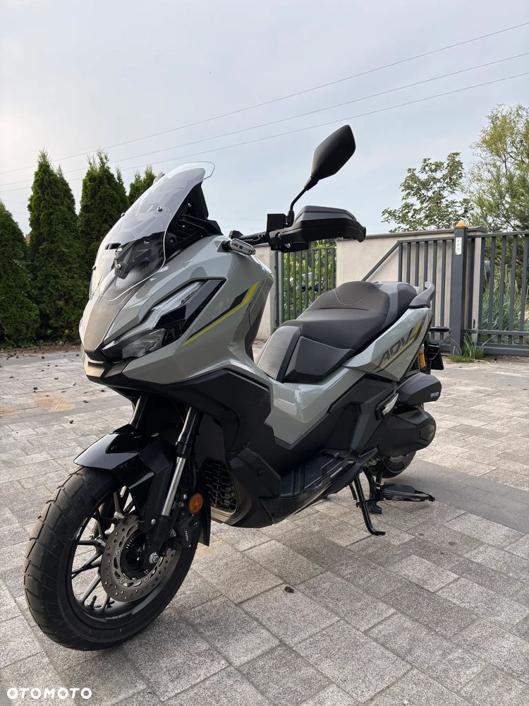 Honda ADV350 - 1