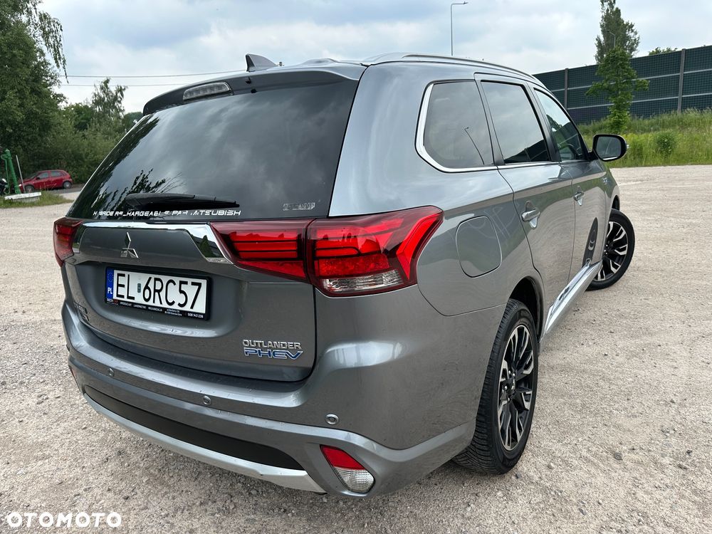Mitsubishi Outlander Intense + - 2