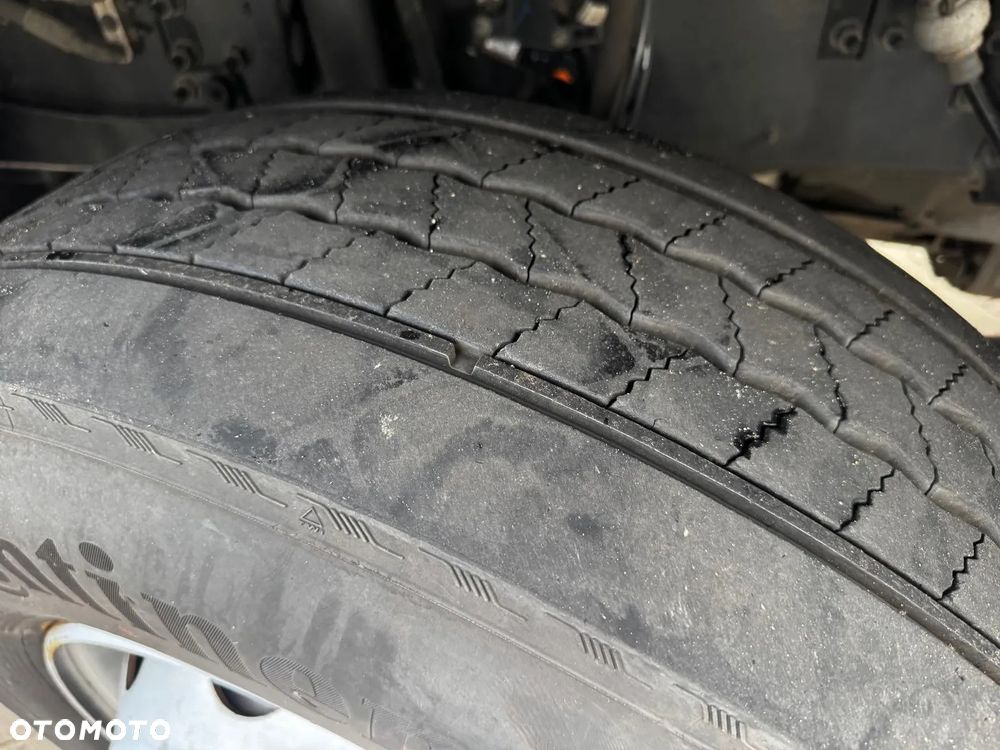 Renault T480 Sleeper Cab - 13