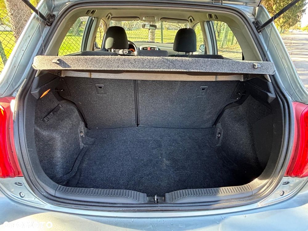 Toyota Auris 1.33 VVT-i Premium + - 34