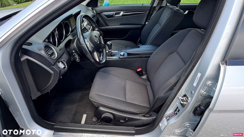 Mercedes-Benz Klasa C 180 CGI BlueEFFICIENCY Elegance - 18