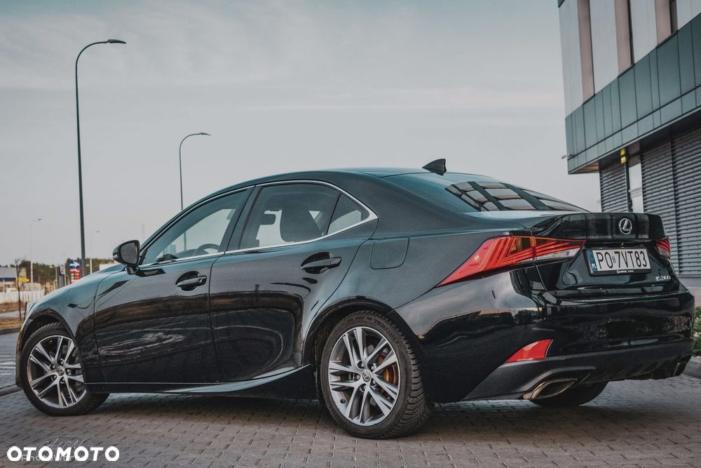 Lexus IS 200t Sport Line - 3