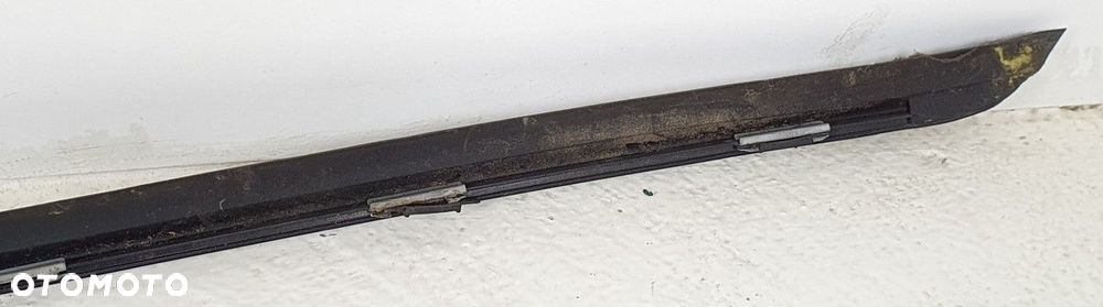 LISTWA KAROSERYJNA PRAWA BLACK SAPPHIRE BMW 7 E65 - 9