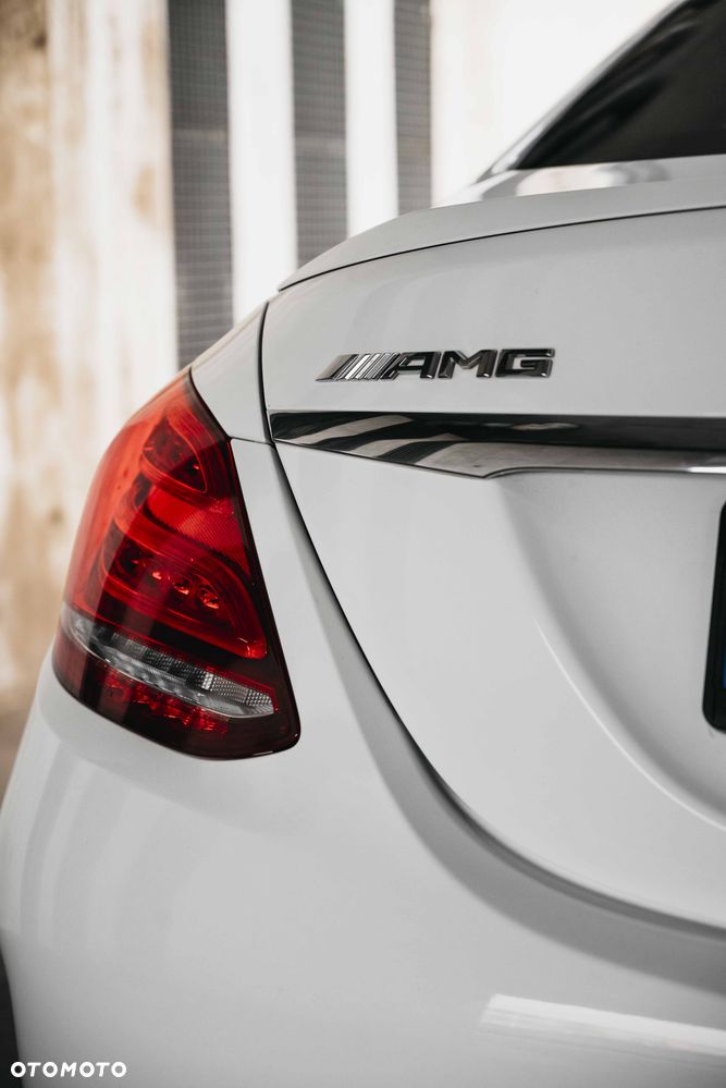 Mercedes-Benz Klasa C AMG 43 4-Matic - 4