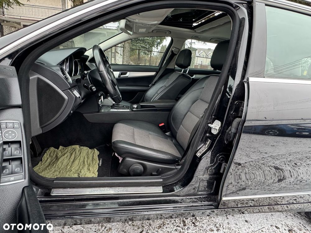 Mercedes-Benz Klasa C 220 T CDI DPF Automatik BlueEFFICIENCY Avantgarde - 14