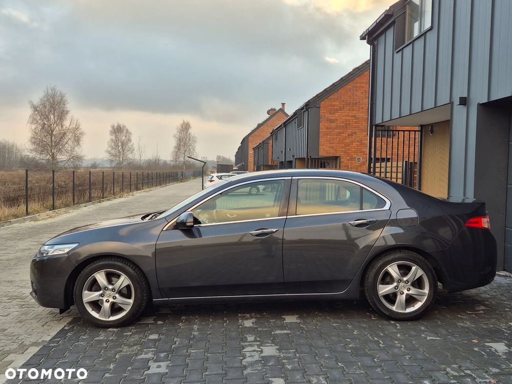 Honda Accord 2.0 Executive - 28