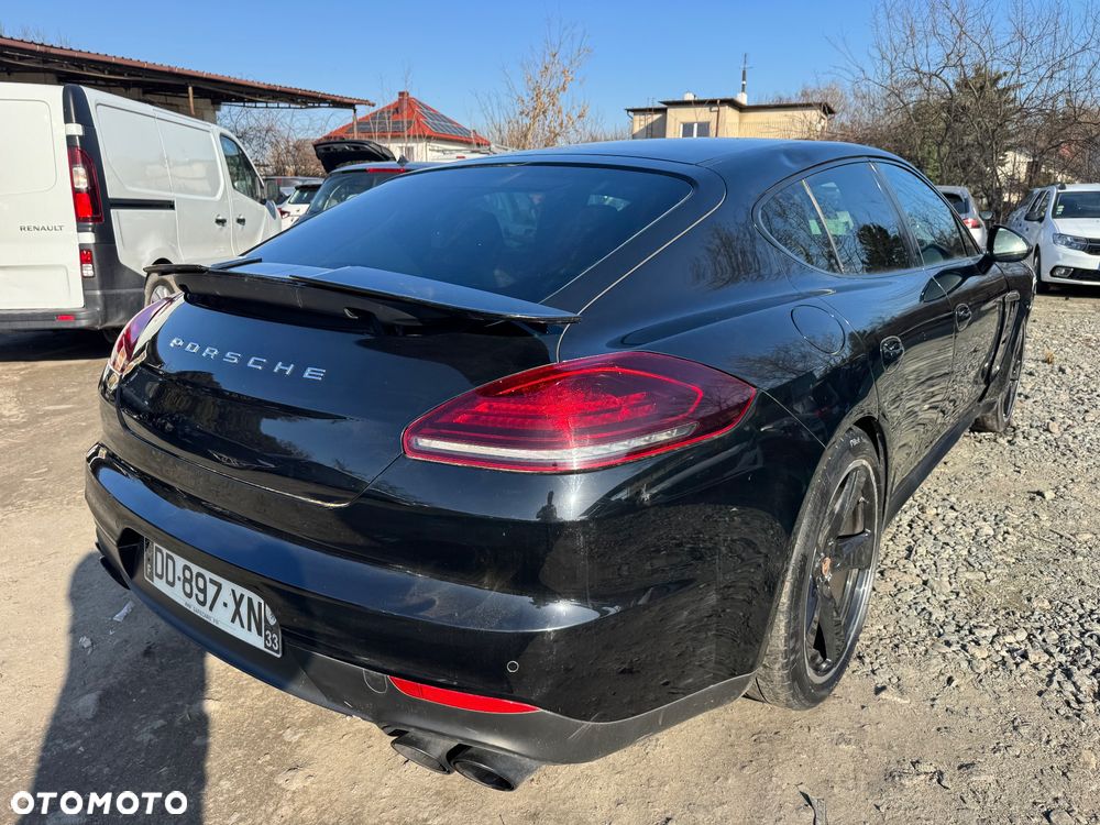 Porsche Panamera GTS - 31