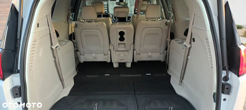 Chrysler Pacifica - 10