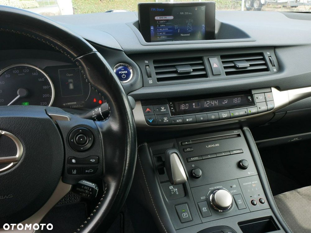 Lexus CT 200h - 19