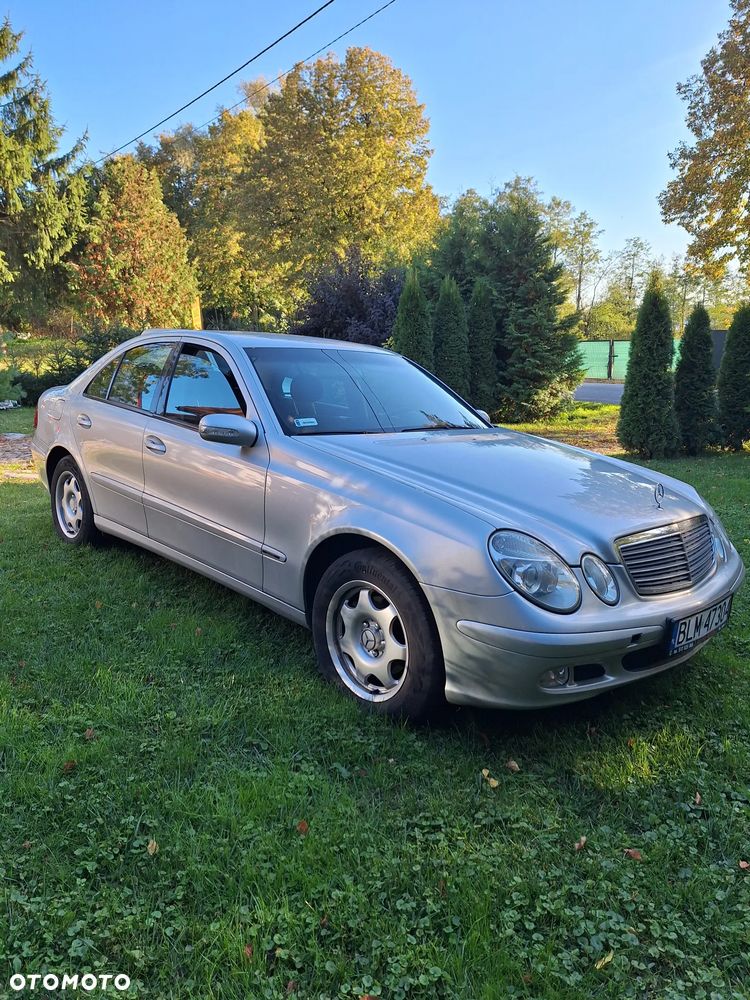 Mercedes-Benz E-Class 2004 photo 4