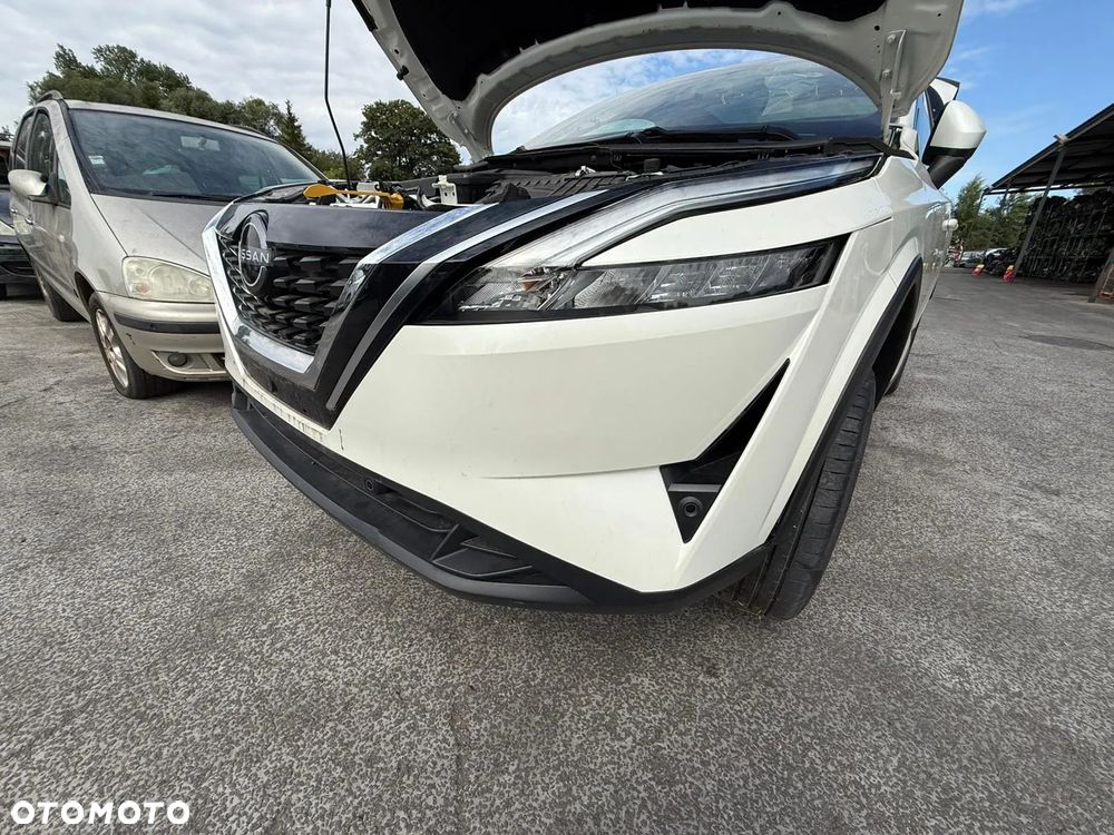 NISSAN QASHQAI ZDERZAK PRZÓD Z PARKTRONIKAMI IGŁA W KOLOR QAB - 2