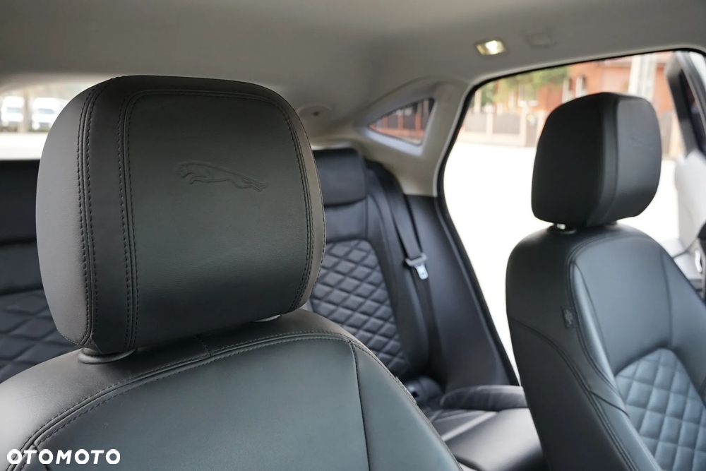 Jaguar E-Pace 2.0 i4D AWD HSE - 35