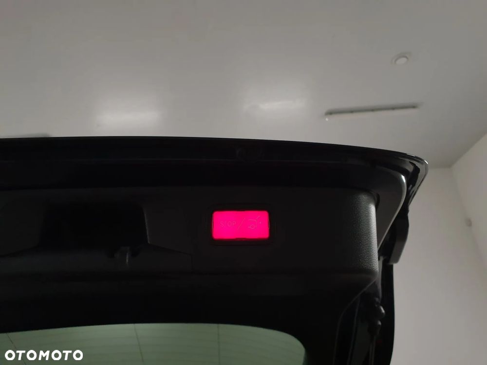 Mercedes-Benz GLC 300 de 4Matic 9G-TRONIC AMG Line Plus - 36