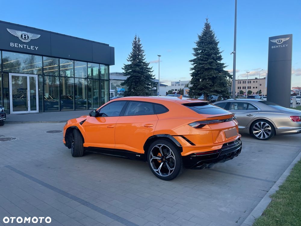 Lamborghini Urus - 1
