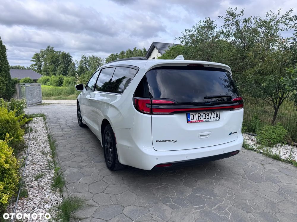 Chrysler Pacifica - 5