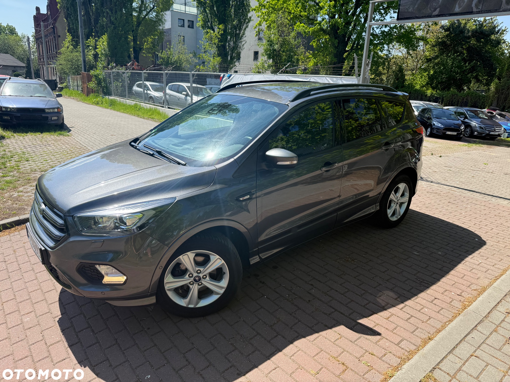 Ford Kuga 1.5 EcoBoost 2x4 ST-Line - 2
