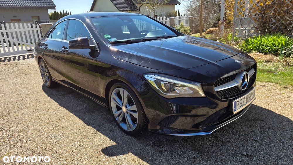 Mercedes-Benz CLA 180 7G-DCT Urban - 23