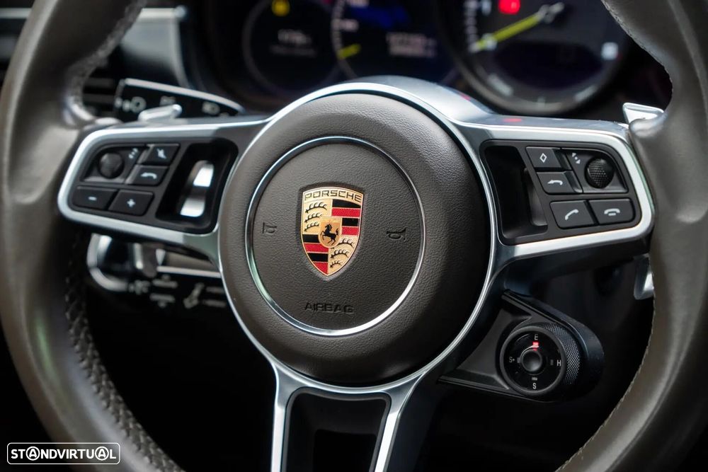 Porsche Panamera 4 E-Hybrid Platinum Edition - 34