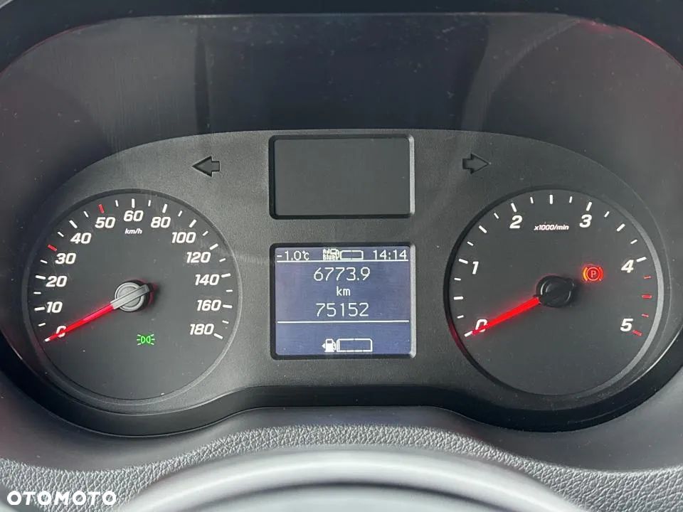 Mercedes-Benz Sprinter - 15