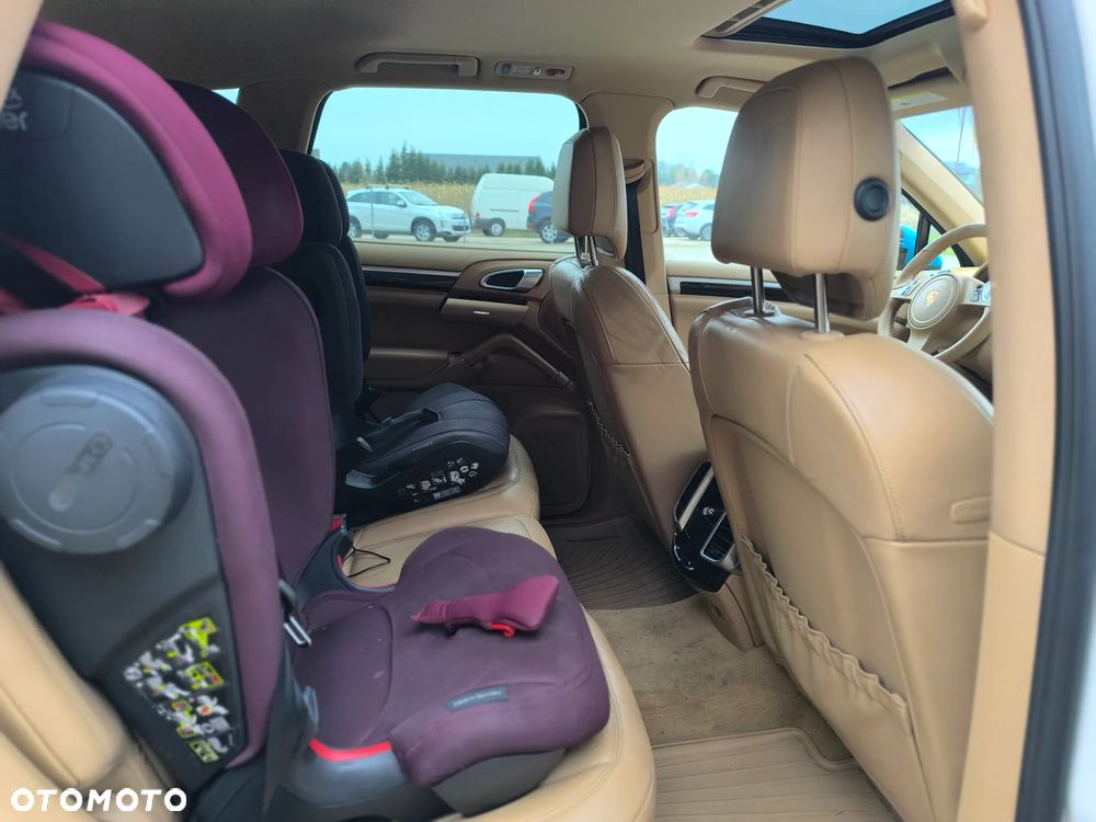 Porsche Cayenne - 12