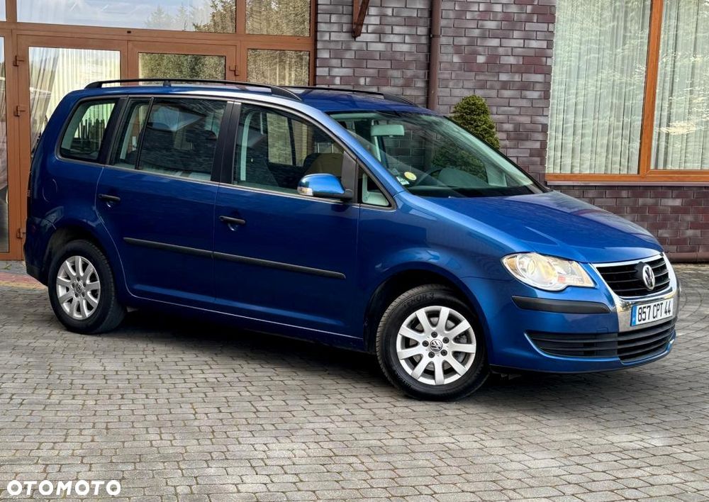Volkswagen Touran - 4