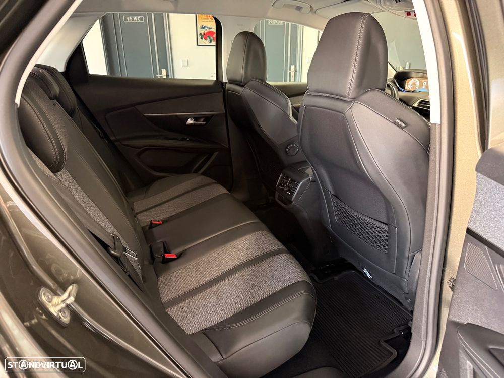 Peugeot 3008 1.5 BlueHDi Allure - 32