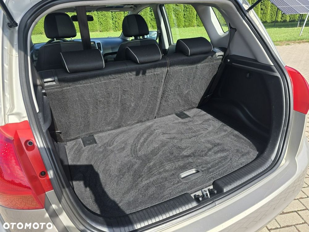 Kia Venga - 19