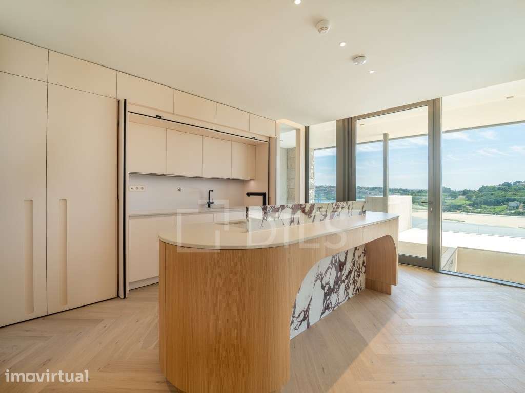 Moradia T4 Duplex, com terraço e piscina, frente ao Rio Douro - Grande imagem: 4/111