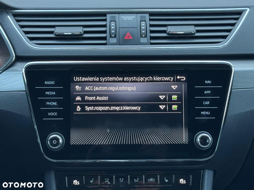 Skoda Superb 2.0 TDI SCR 4x4 Style DSG - 24