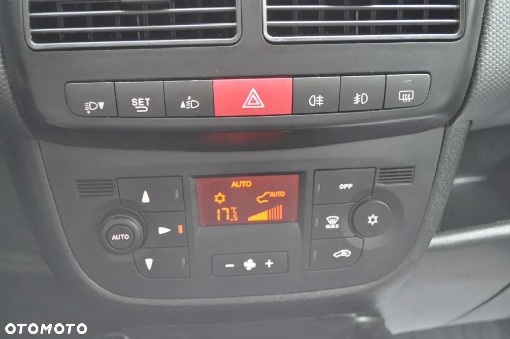 Fiat Doblo 1.4 T-Jet 16V Emotion - 26