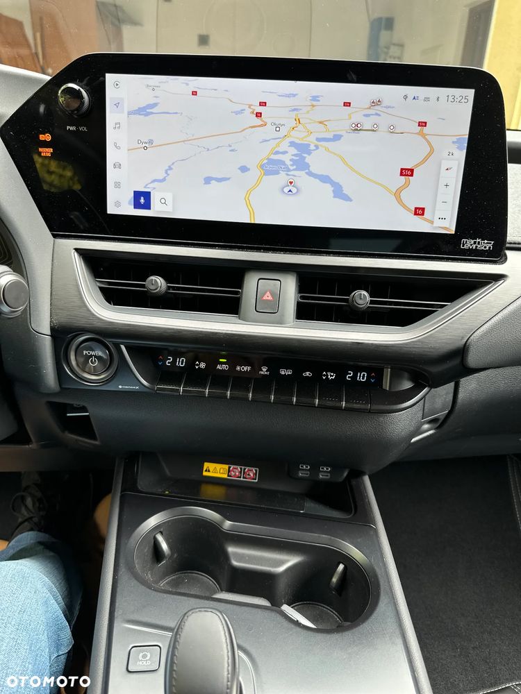 Lexus UX 300e 72.8 kWh Omotenashi 2WD - 16